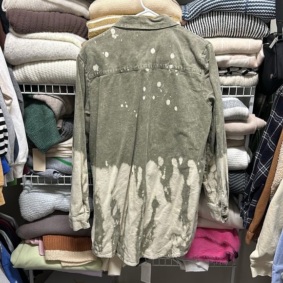 Shacket - Picture 2 of 3